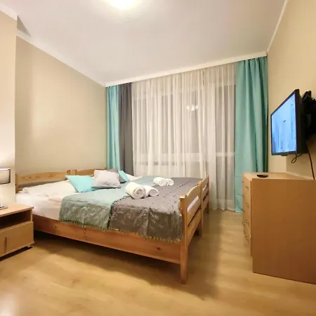 Cztery Pory Roku Pokoje Goscinne שצ'צ'ירק